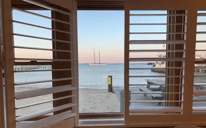 Vineyard Harbor Motel - Private Beach