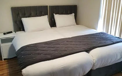 City Centre, Detached 10 Person Accommodation