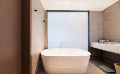 Atour Hotel Wuhan Optics Valley Square Yangjia Bay