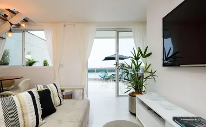 Apartamento C/ Piscina E Garagem | Fl 960/602
