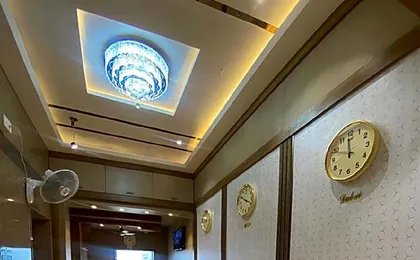 HOTEL BKC CROWN - NEAR TRADE CENTRE