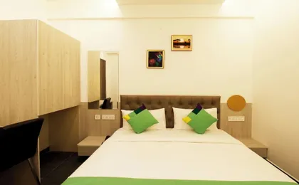 Itsy Hotels Silver Keys