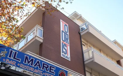 Hotel Tourist Meuble