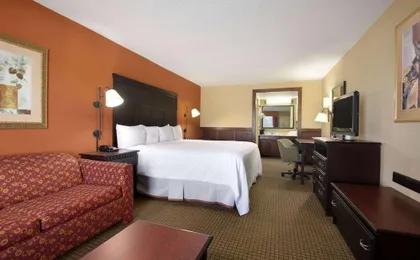 Days Inn by Wyndham Longview South