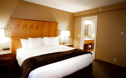 Mirabeau Park Hotel & Convention Center