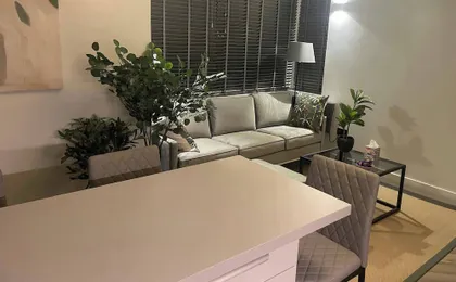 Nw119sg-modernapt-2guests-2br-1minhighstreet