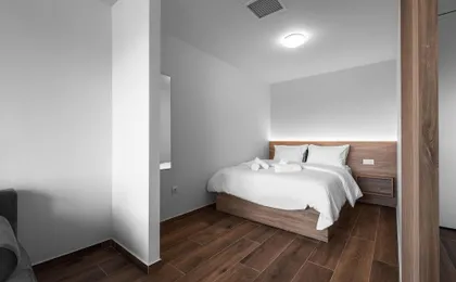 Ultima Suites Nilie Hospitality Mgmt