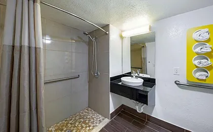 Motel 6-Grand Prairie, TX - Interstate 30