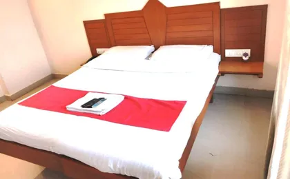 Silver Cloud by Oyo Rooms