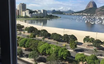 A lazer ou a trabalho fique em Botafogo em frente à Praia e ao Pao de Acúcar