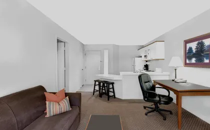 Craigshire Suites - Arlington