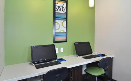 Quality Inn & Suites Kenedy - Karnes City