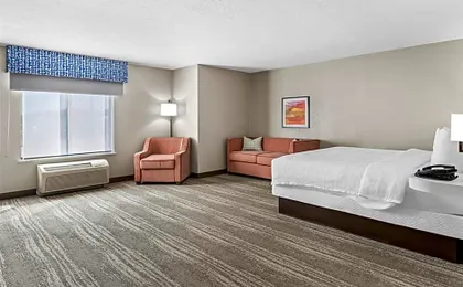 Hampton Inn & Suites Farmington
