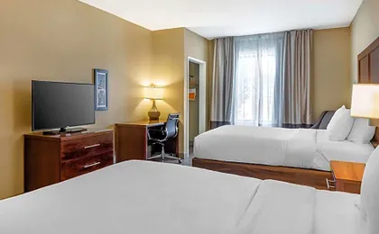 Comfort Inn & Suites At CrossPlex Village