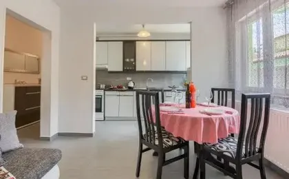 Esther Apartment