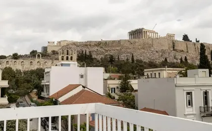 Massive 2-combo apt Unbeatable Acropolis Views 9pax