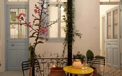 Live in Athens, THISEIO Historic House