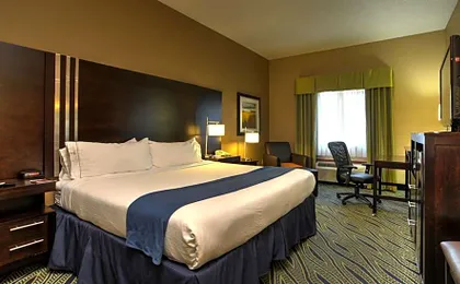 Holiday Inn Express Hotel & Suites Midwest City By IHG