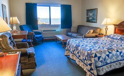 Lighthouse Inn - Two Rivers
