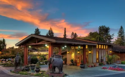 Dinah's Garden Hotel