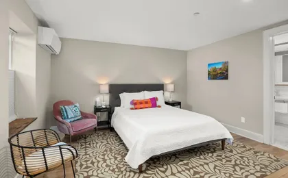 Howard Hotel