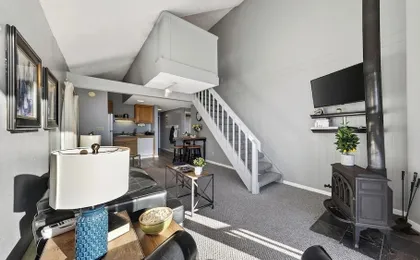 Beach Front Perch by Avantstay Lakefront Condo + Views + Near Dining and Skiing