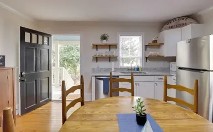 Steps to Downtown! Family Home in Historic Edenton