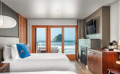 Headlands Coastal Lodge & Spa