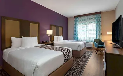 La Quinta Inn & Suites by Wyndham Wichita Airport