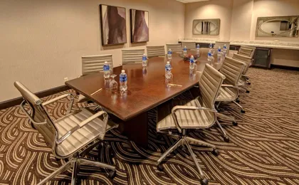 Doubletree by Hilton Hotel Decatur Riverfront