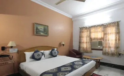 Hotel Raaj Bhaavan