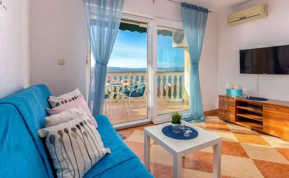 Gorgeous Apartment with Hot Tub And Terrace with Sea View