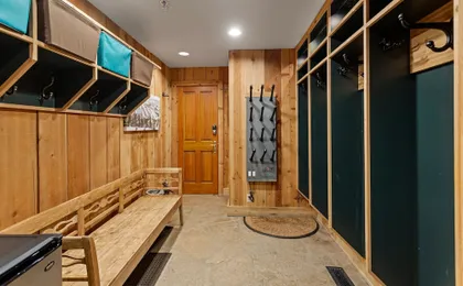 La Maconnerie at Deer Valley Resort - Four Bedroom Condo with Hot Tub #3 4 Condo