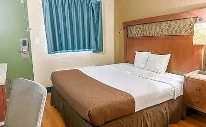 OYO Hotel Mobile, AL I-65 at Airport Blvd