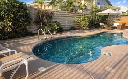 Direct Bayfront Sunsets - Boat Docks - Pool - Fish 2 Bedroom Apts