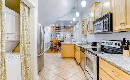 Adorable Cottage Near Downtown W/ Enclosed Yard & Spiral Staircase - Dogs OK
