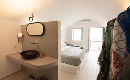 Caldera Cliff Illusion Suites