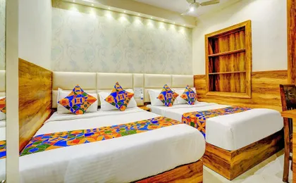Fabhotel Indore Palace