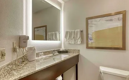 Comfort Suites Milwaukee Airport