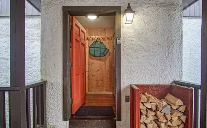 Whistlepunk 36: 1 Br Plus Bonus Sleeping Loft Slope Side