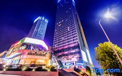 Huanlv Hotel (Chongqing Longtousi North Railway Station)