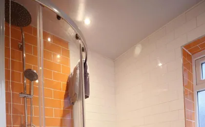 Media Manor - Fully Refurbished in 2022 - Large 6 Bedrooms, 3 Bathrooms Plus Media Games Room