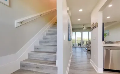 1 Mi to Beach: Coastal-zen Ruskin Retreat!