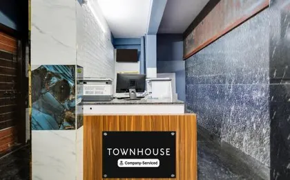Super Townhouse Hitech City Near Yashoda Hospital