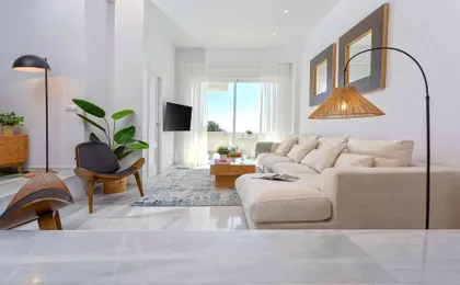 Exclusive 2BD Apartment With Private Terrace in Marbella Royal Gardens
