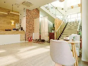 J Hotel