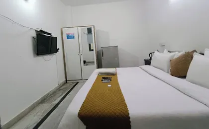 Mauryan Express Hotel @ Hauz Khas Fort