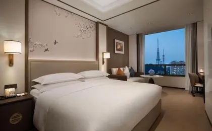 Yuexiu Hotel Guangzhou, Curio Collection by Hilton - Free Shuttle Bus to Canton Fair Complex During Canton Fair Period and Oversea Buyers Registration Services