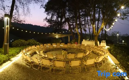 Rongjing Hotel (Tieshanping Forest Park)