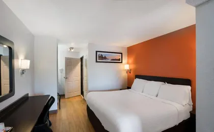 Motel 6 Junction